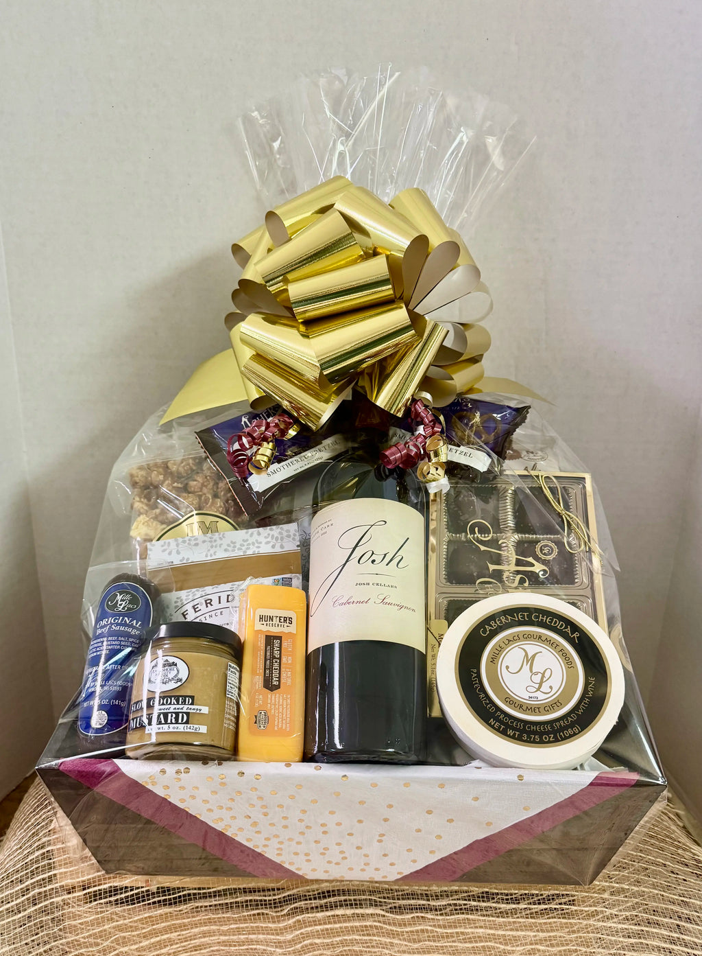 Jenny's Large Wine Gift Basket - Best Seller